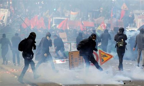 1527590693133006.jpg 巴黎.jpg