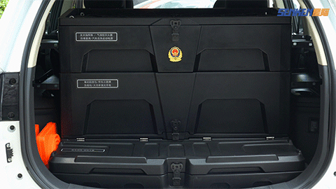 1762332371976520.gif 车载后备箱2-1.gif